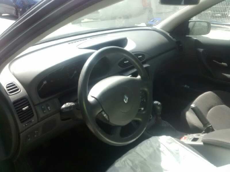 renault laguna ii grandtour (kg0) del año 2004