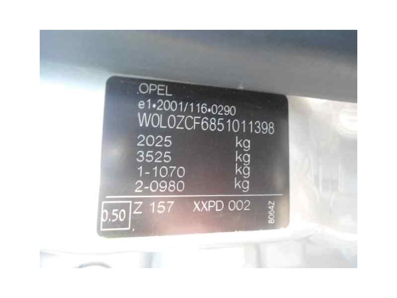 opel vectra c berlina del año 2004