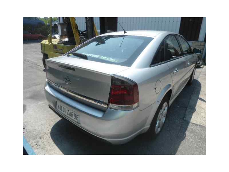 opel vectra c berlina del año 2004