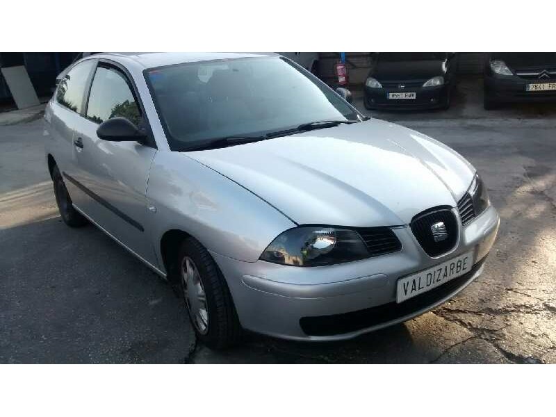 seat ibiza (6l1) del año 2001