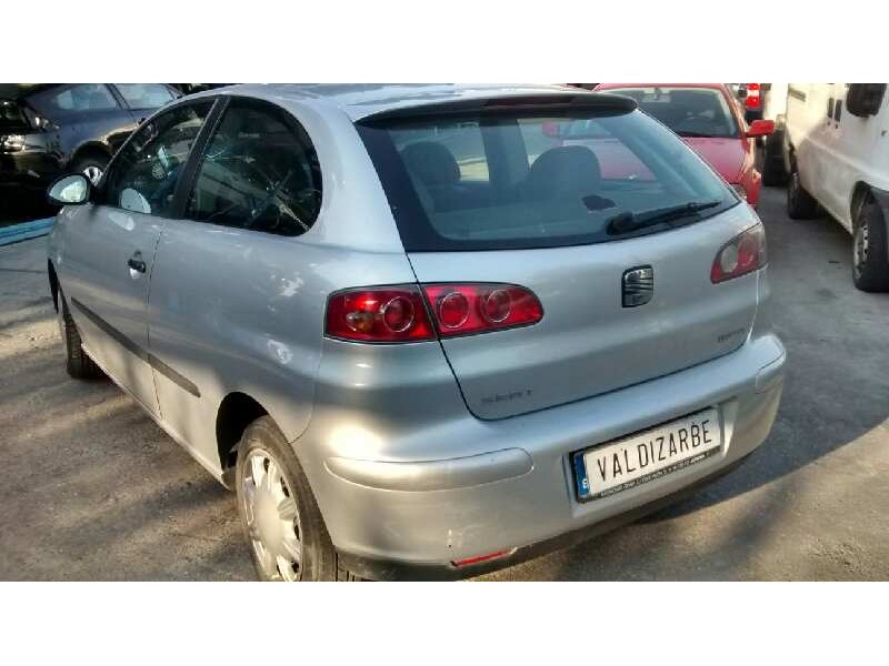 seat ibiza (6l1) del año 2001