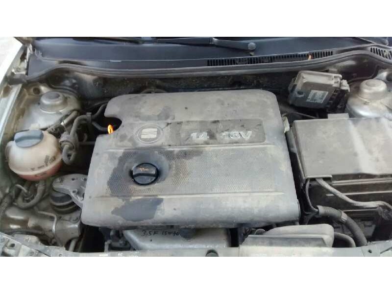 seat ibiza (6l1) del año 2001