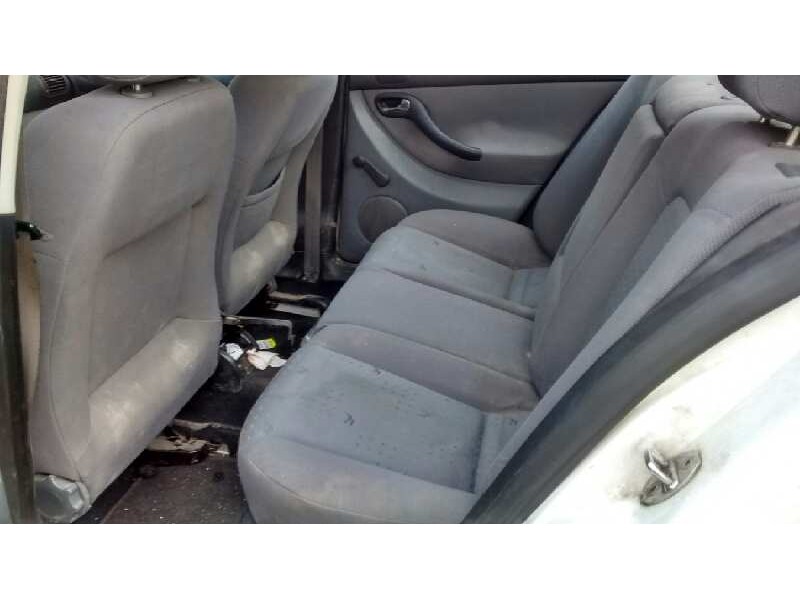 seat toledo (1m2) del año 2001