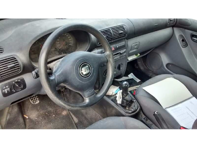 seat toledo (1m2) del año 2001