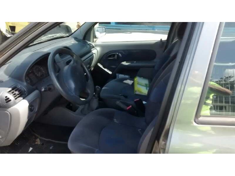 renault clio ii fase i (b/cbo) del año 2001
