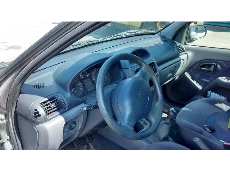 renault clio ii fase i (b/cbo) del año 2001