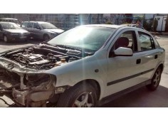opel astra g berlina del año 2000