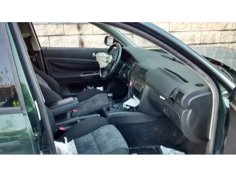 volkswagen passat berlina (3b2) del año 1999