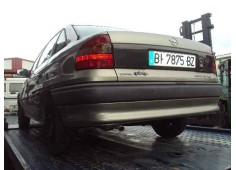 opel astra f berlina del año 1996 2