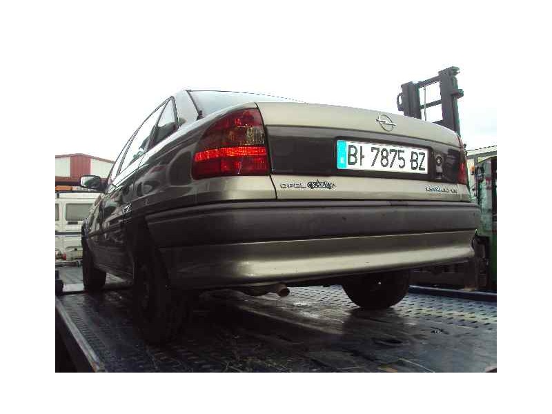 opel astra f berlina del año 1996