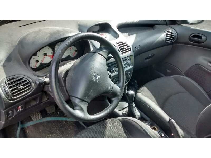 peugeot 206 berlina del año 2008