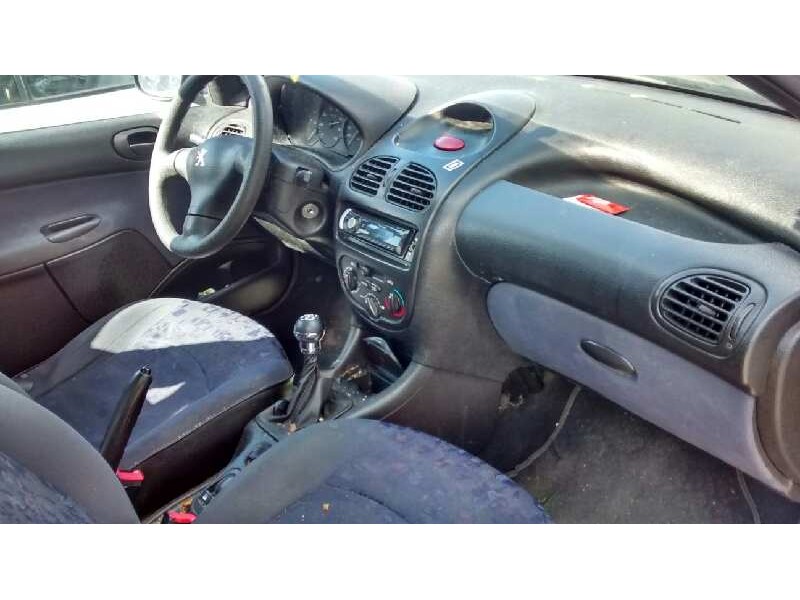 peugeot 206 berlina del año 1999