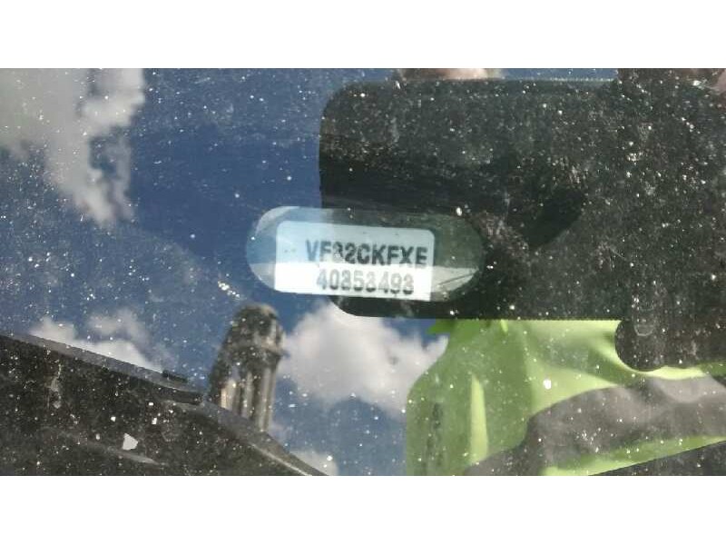 peugeot 206 berlina del año 1999