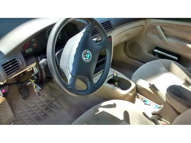 volkswagen passat berlina (3b2) del año 2000