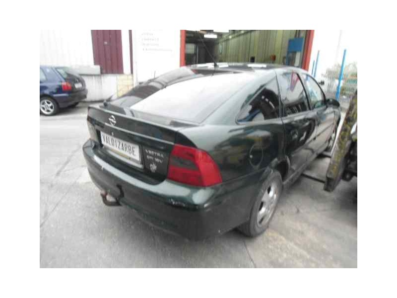 opel vectra b berlina del año 2000