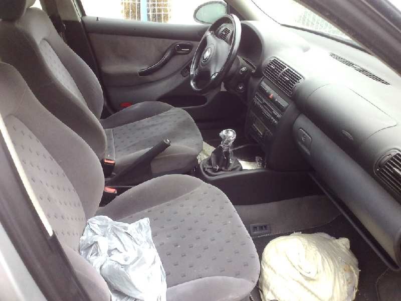 seat toledo (1m2) del año 2000