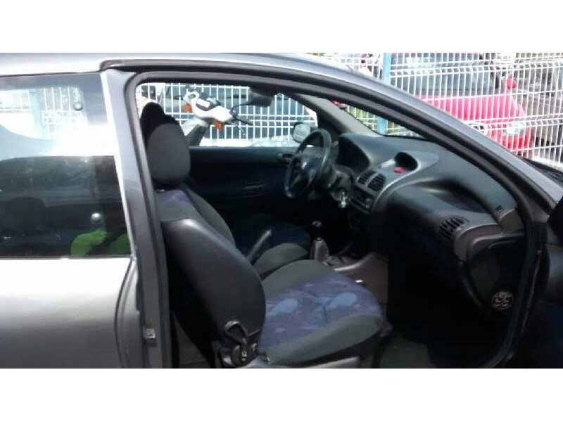 peugeot 206 berlina del año 1999