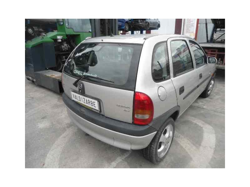 opel corsa b del año 2000