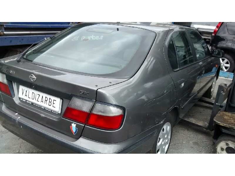 nissan primera berlina (p11) del año 1997