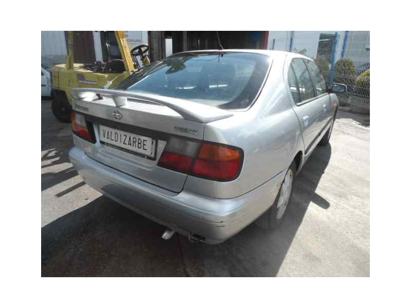 nissan primera berlina (p11) del año 1999