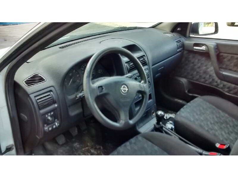 opel astra g berlina del año 1999