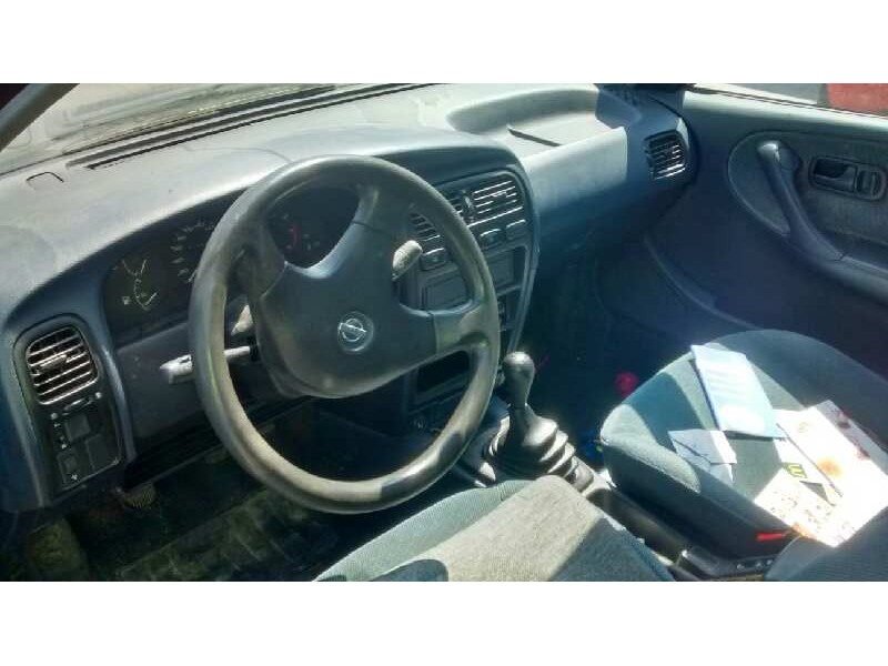 nissan primera berl./familiar (p10/w10) del año 1992