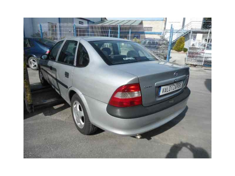 opel vectra b berlina del año 1998