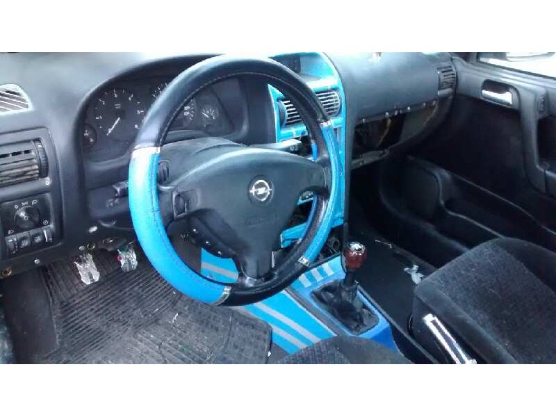opel astra g berlina del año 1999