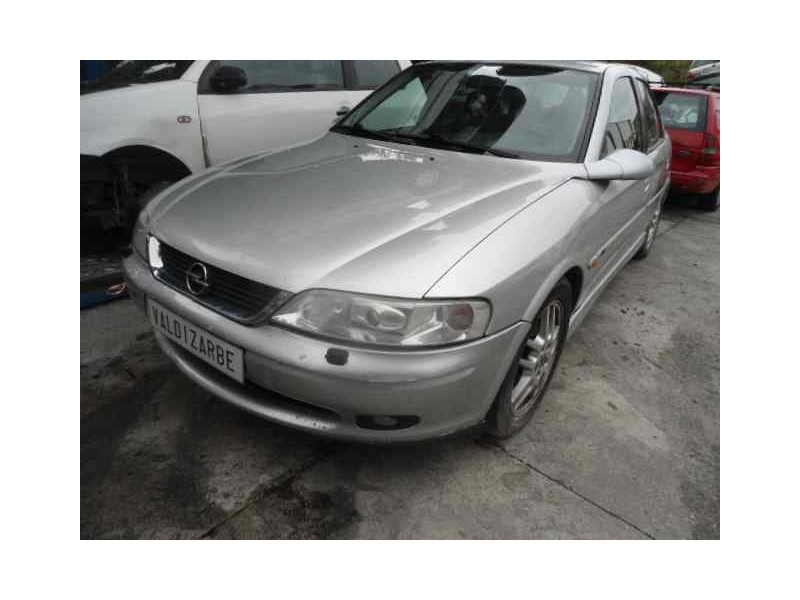 opel vectra b berlina del año 2000