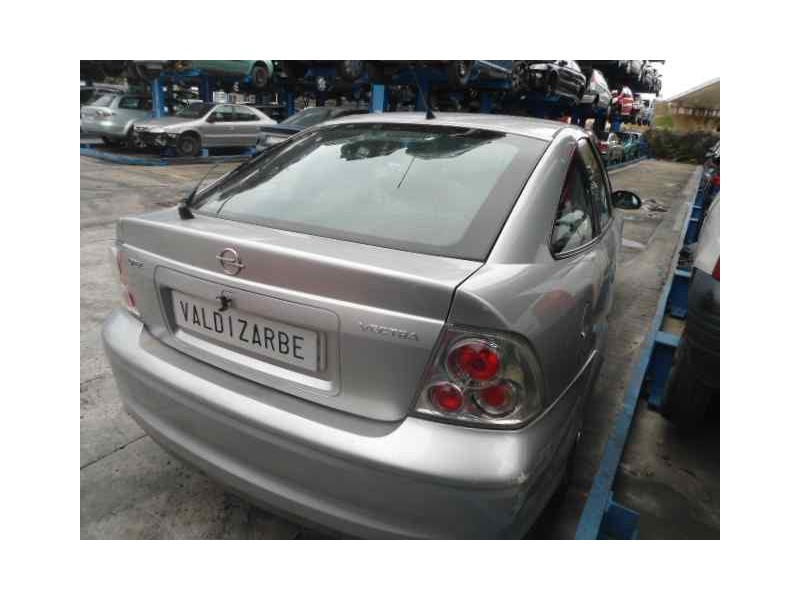 opel vectra b berlina del año 2000