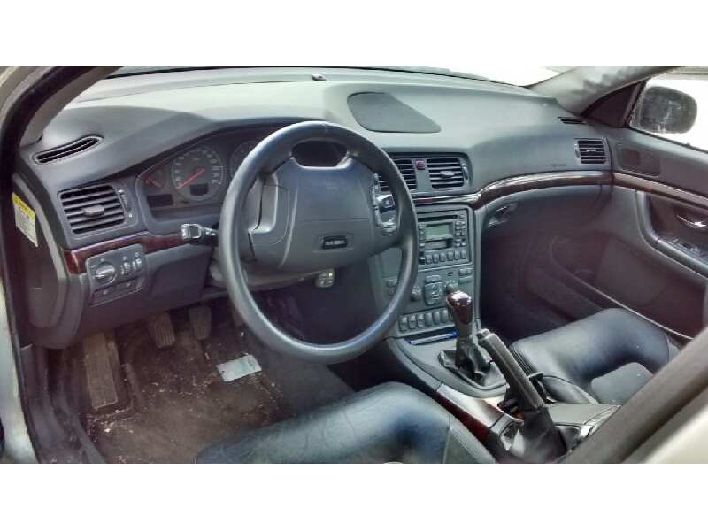 volvo s80 berlina del año 1999