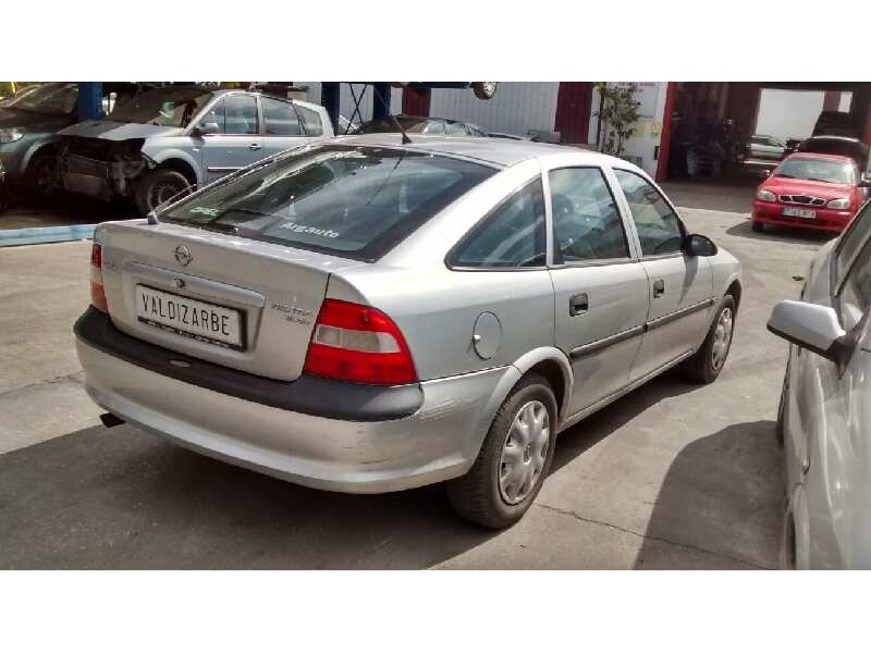 opel vectra b berlina del año 1997