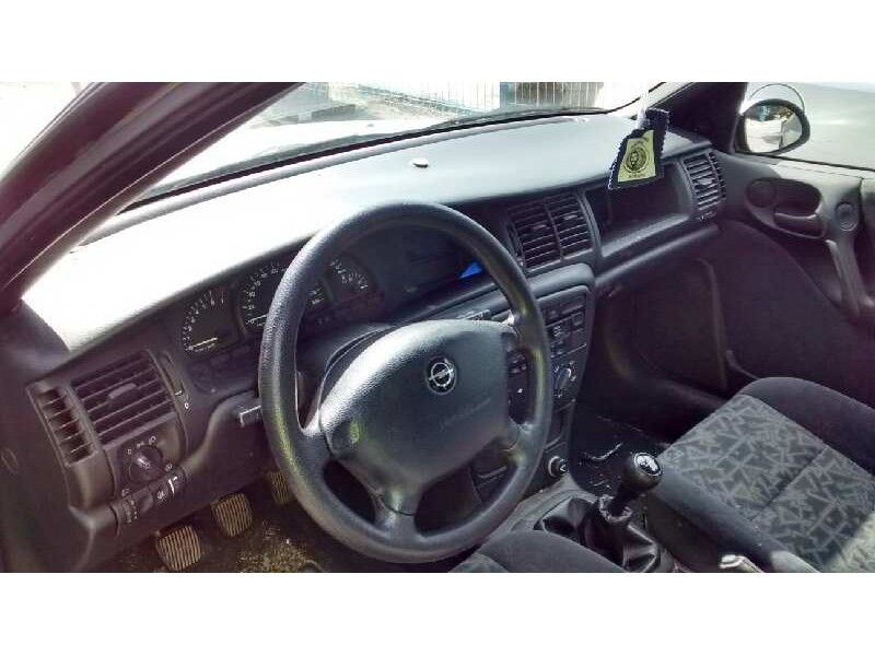 opel vectra b berlina del año 1997