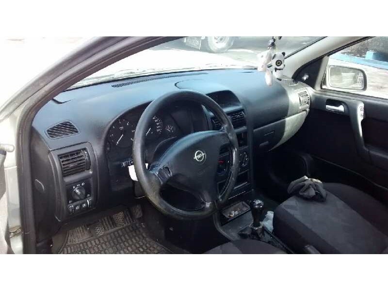 opel astra g berlina del año 1999