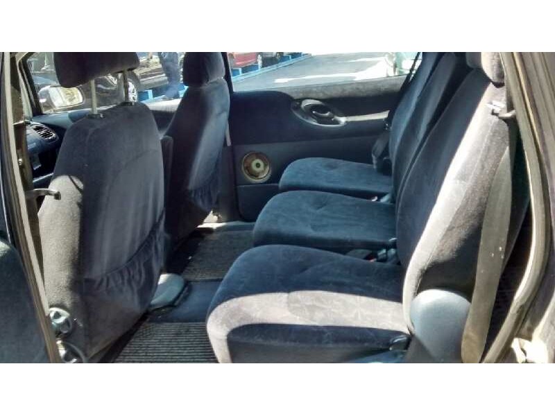 seat alhambra (7v8) del año 2000