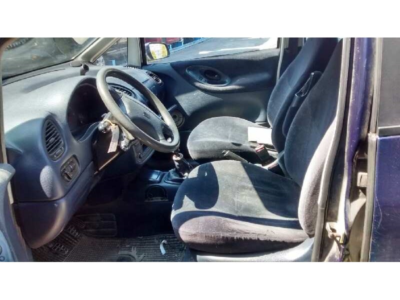 seat alhambra (7v8) del año 2000