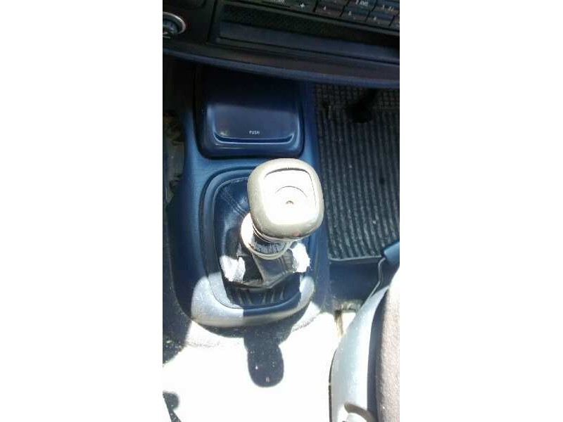 seat alhambra (7v8) del año 2000