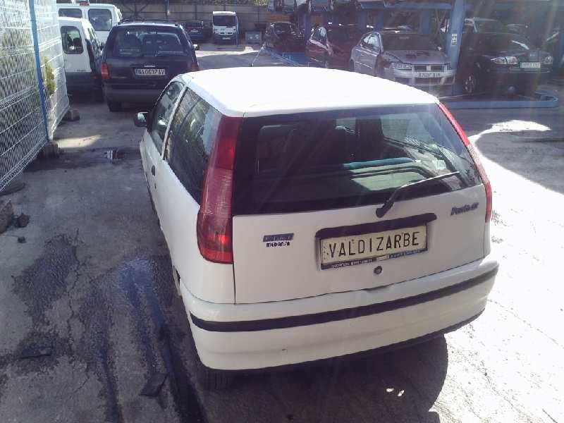 fiat punto berlina (176) del año 1999
