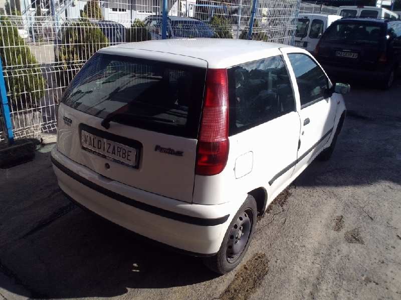fiat punto berlina (176) del año 1999
