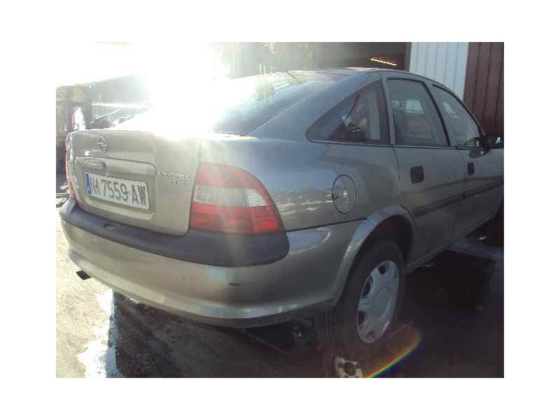 opel vectra b berlina del año 1998