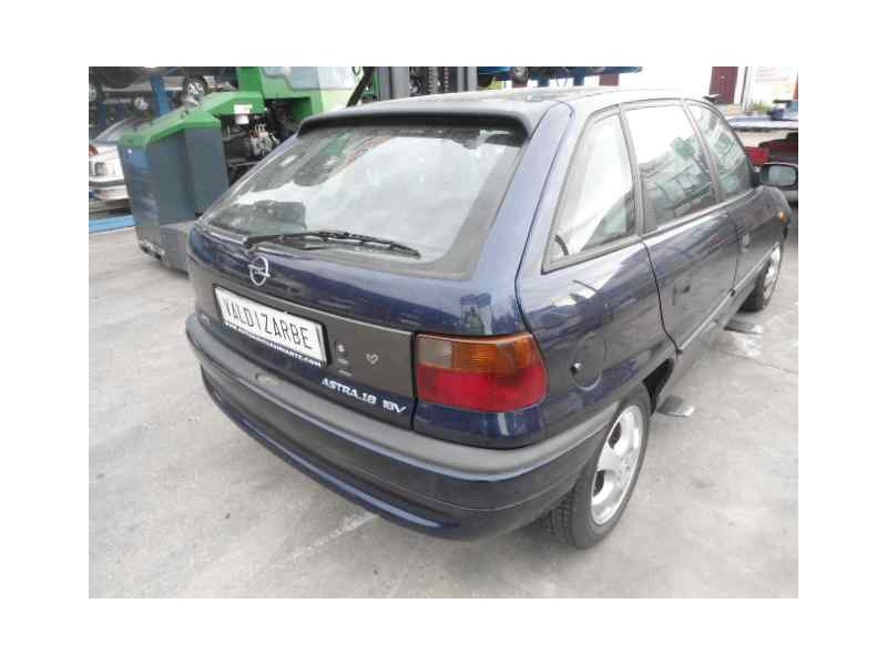 opel astra f berlina del año 1997