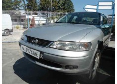 opel vectra b berlina del año 2000