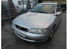 opel vectra b berlina del año 2000