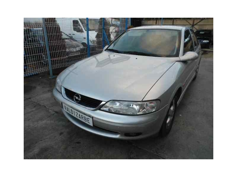 opel vectra b berlina del año 2000