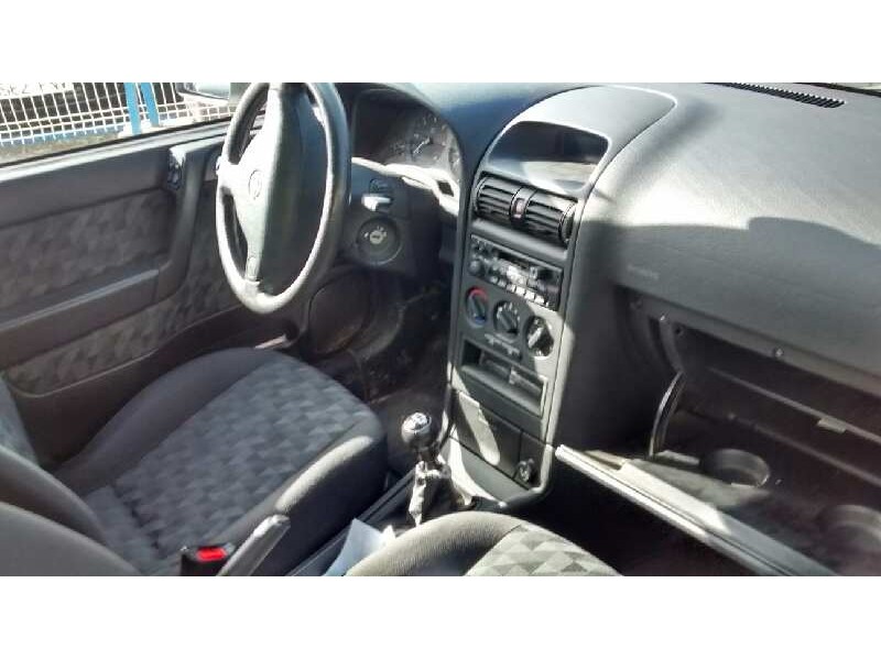opel astra g berlina del año 1999