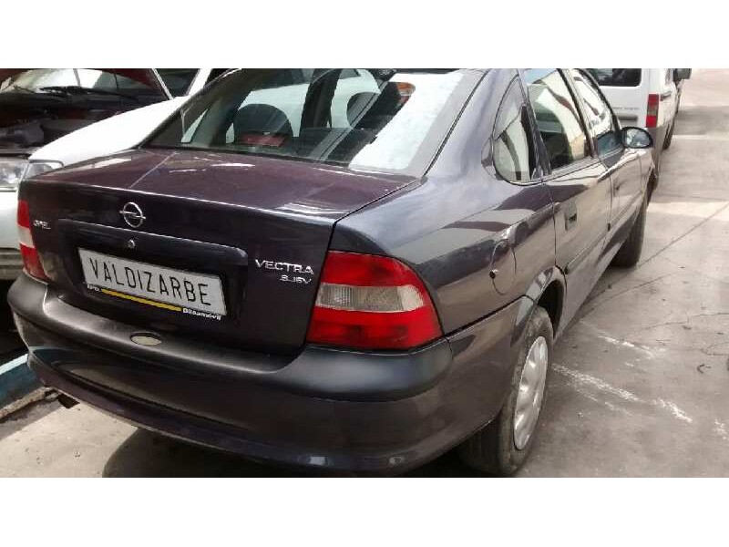 opel vectra b berlina del año 1996