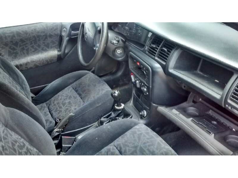 opel vectra b berlina del año 1996
