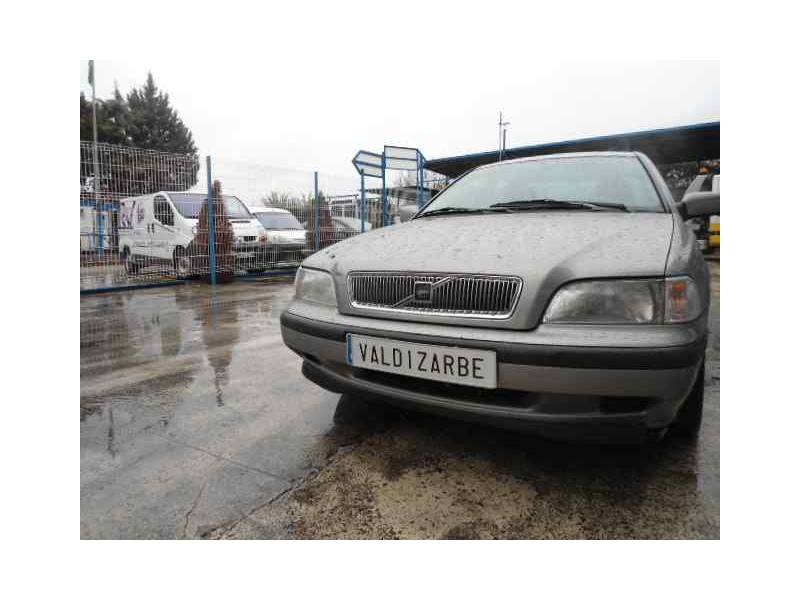 volvo s40 berlina del año 1998