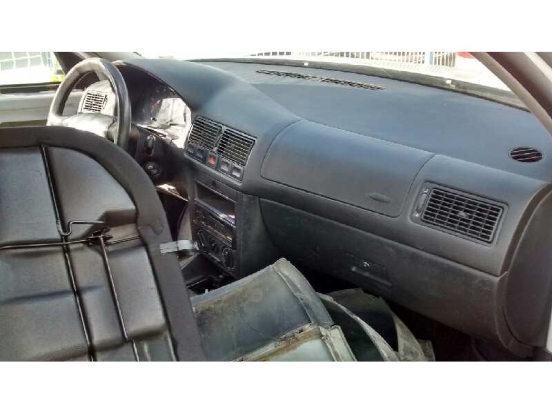 volkswagen golf iv berlina (1j1) del año 1999