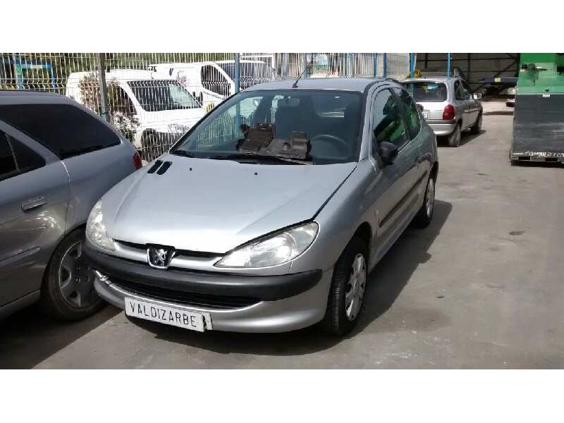 peugeot 206 berlina del año 2000